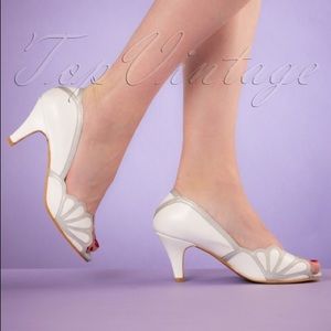 Bettie Page Heather scallop seashell pump